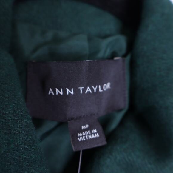 ANN TAYLOR NWT Buttoned Trench Cape Dark Green Wool Blend Women's MP - Picture 8 of 12